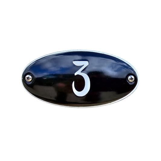 Oval house number with colored edge