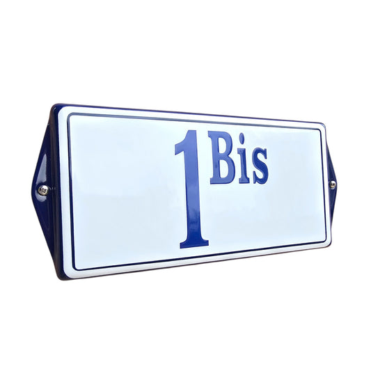 Hausnummer Modell farbig mit Ohrenen und Rahmen